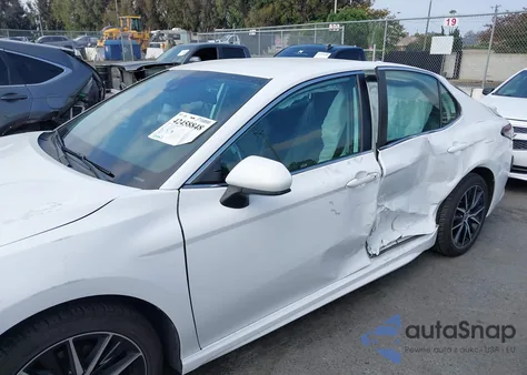 2021 Toyota Camry Se z USA, uszkodzony, nr VIN 4T1G11AK3MU561319